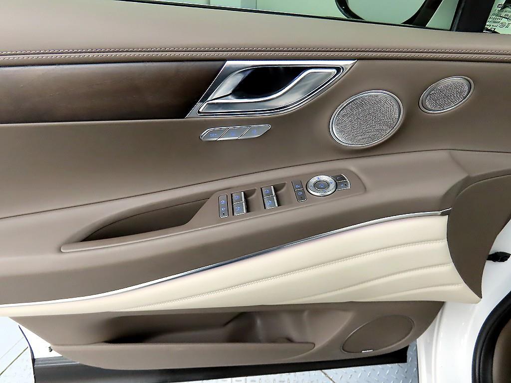 Genesis GV80 - Vista 11