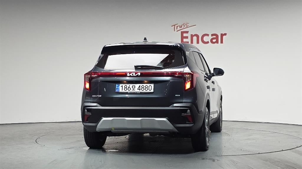 KIA Seltos - Vista 4