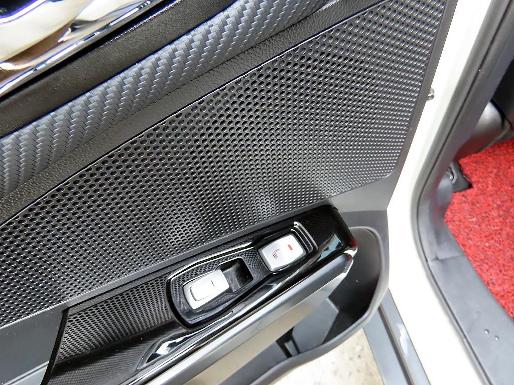 Ssangyong Tivoli 2016 Blanco - Importación desde Corea - HF Imports Iquique - Foto 17