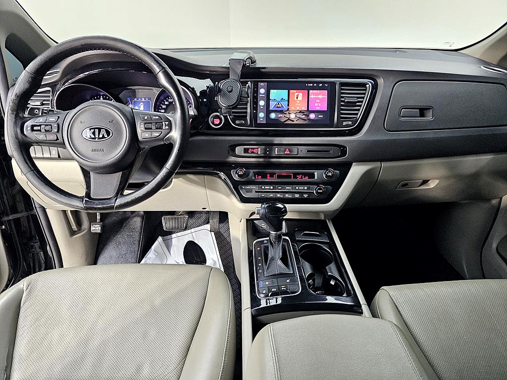 KIA Carnival - Vista 5