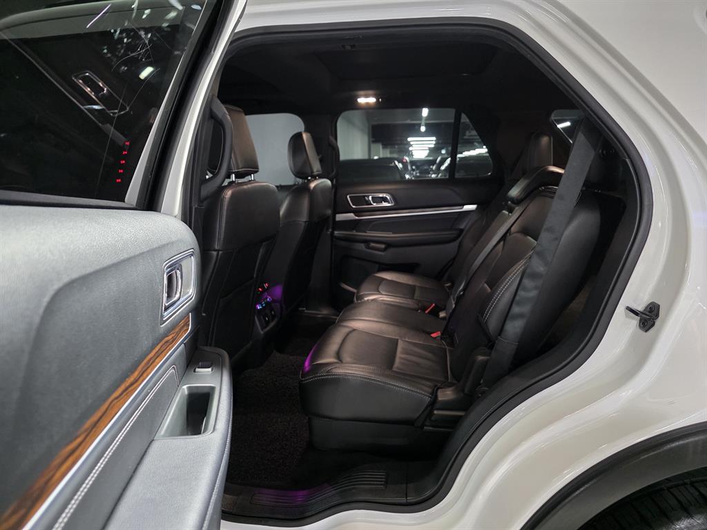 Ford Explorer - Vista 8