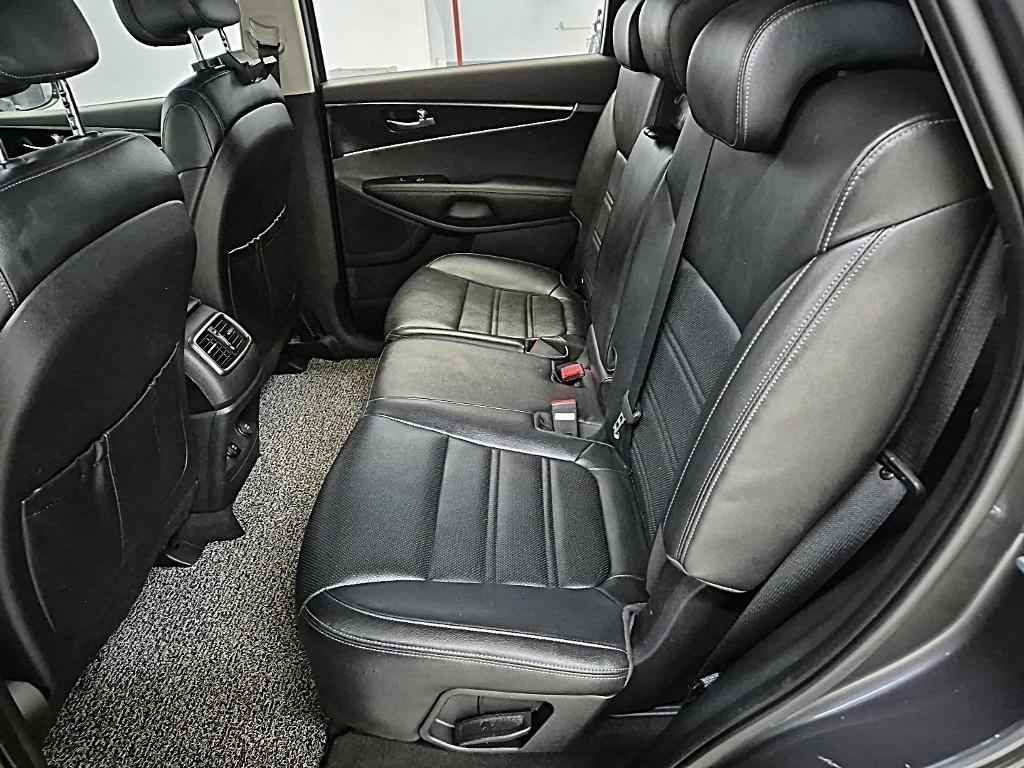 KIA Sorento - Vista 12