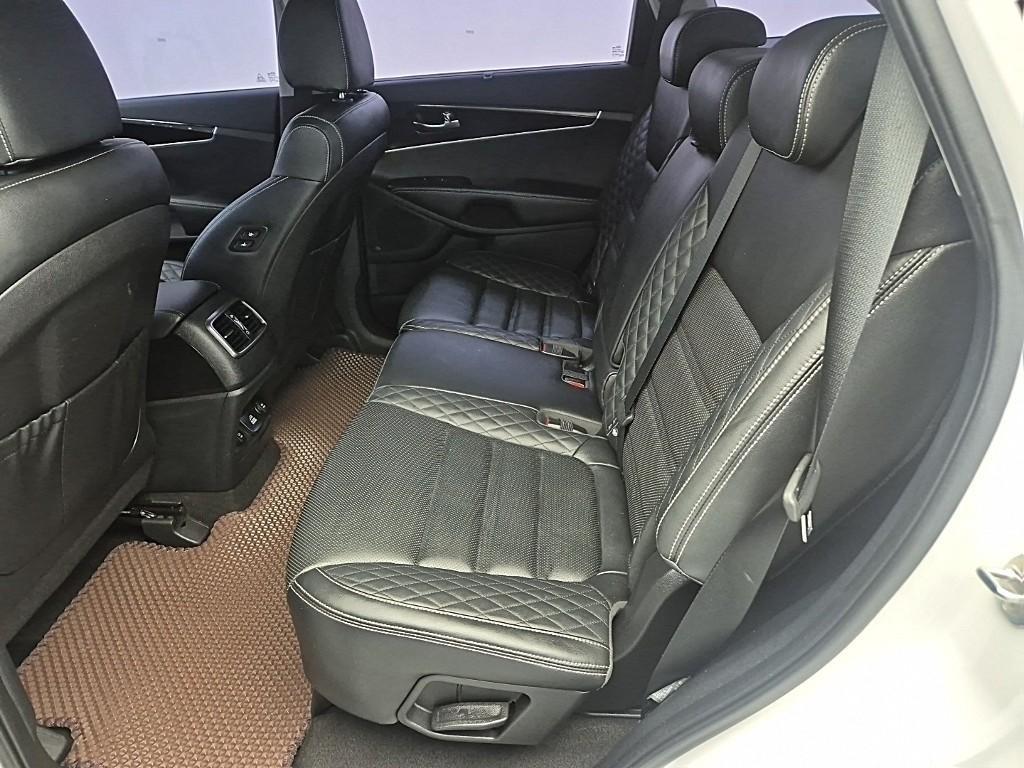 KIA Sorento - Vista 11