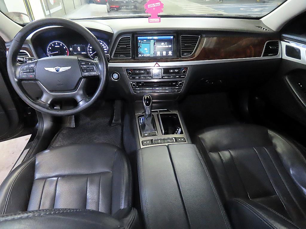 HYUNDAI Genesis - Vista 10