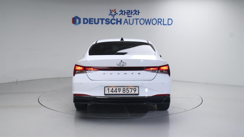 HYUNDAI Avante - Vista 4