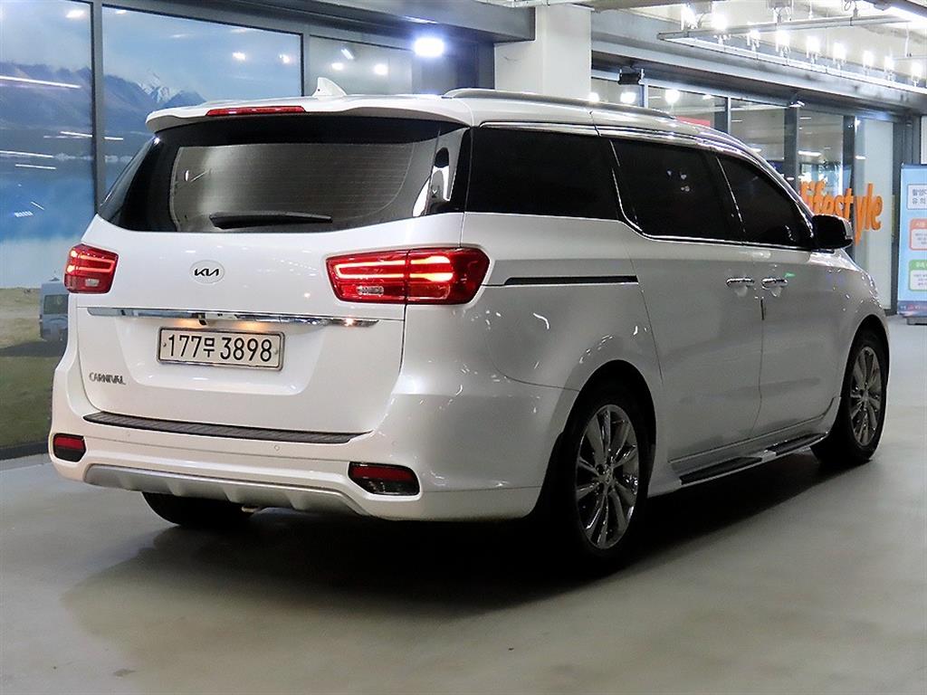 KIA Carnival - Vista 4
