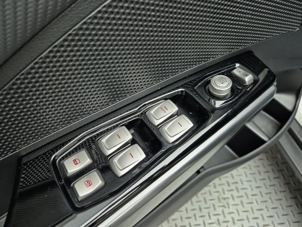 Ssangyong Tivoli 2018 Blanco - Importación desde Corea - HF Imports Iquique - Foto 18