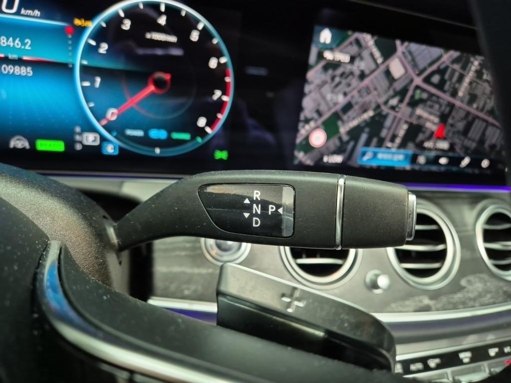 Mercedes Benz E class - Vista 8