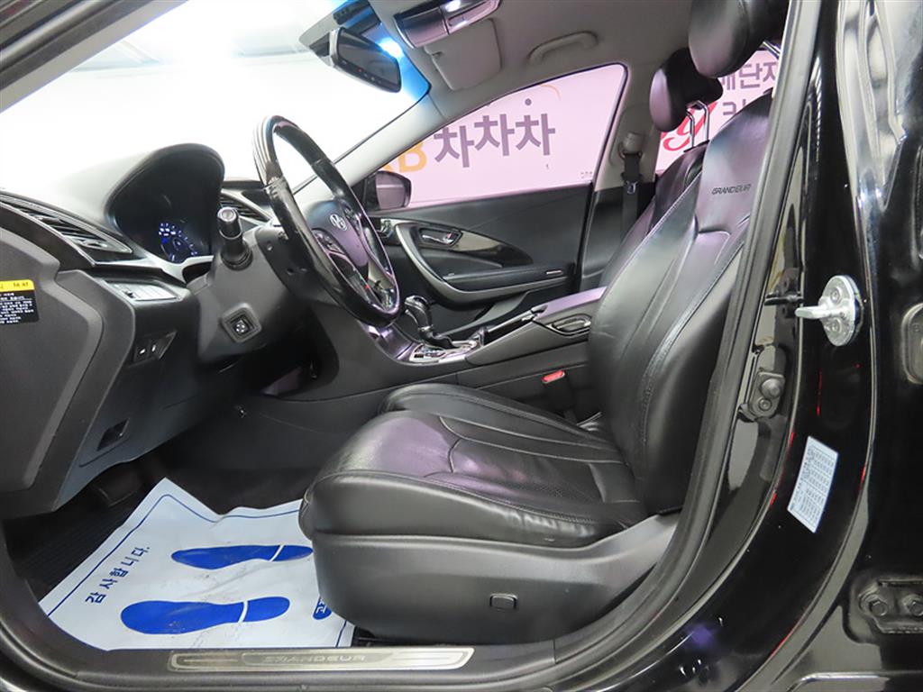 HYUNDAI Grandeur - Vista 5