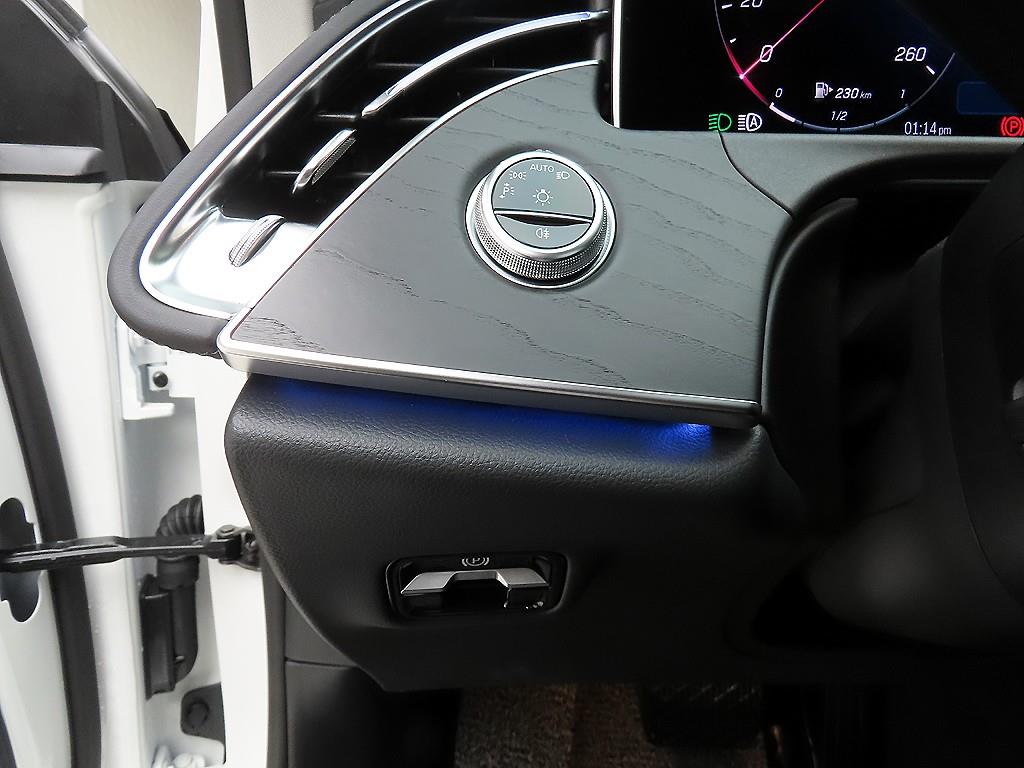 Mercedes Benz E class - Vista 12