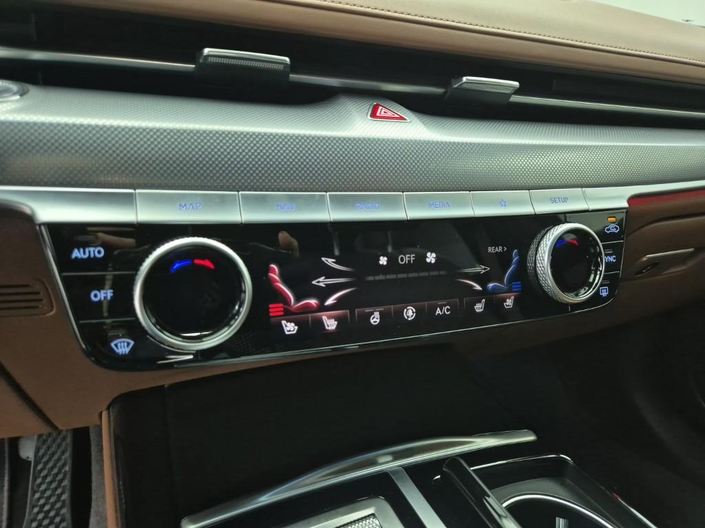 Genesis G80 - Vista 10