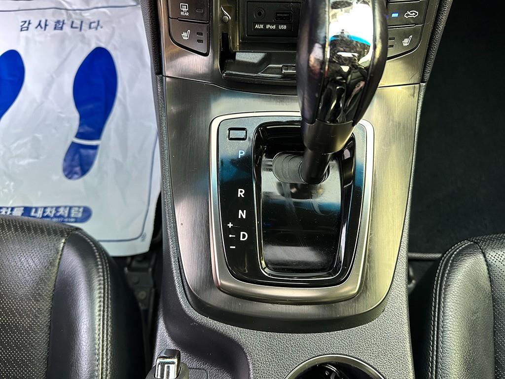 HYUNDAI Genesis - Vista 11