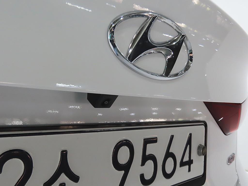 HYUNDAI Avante 2016 Blanco - Importación desde Corea - HF Imports Iquique - Foto 9