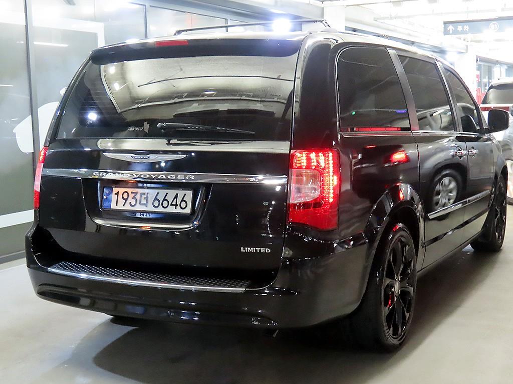 Chrysler Voyager - Vista 4