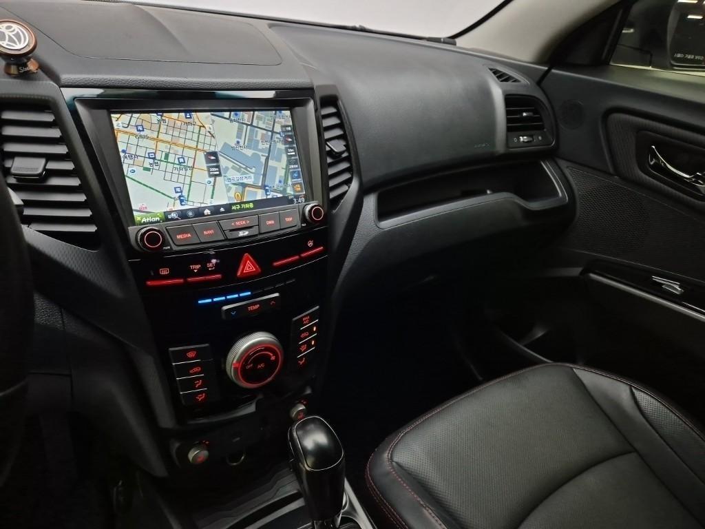 Ssangyong Tivoli - Vista 10