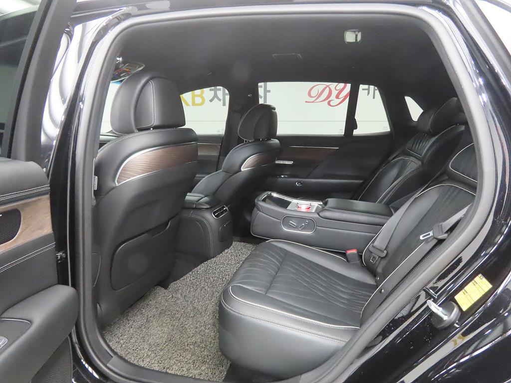 Genesis G90 - Vista 6