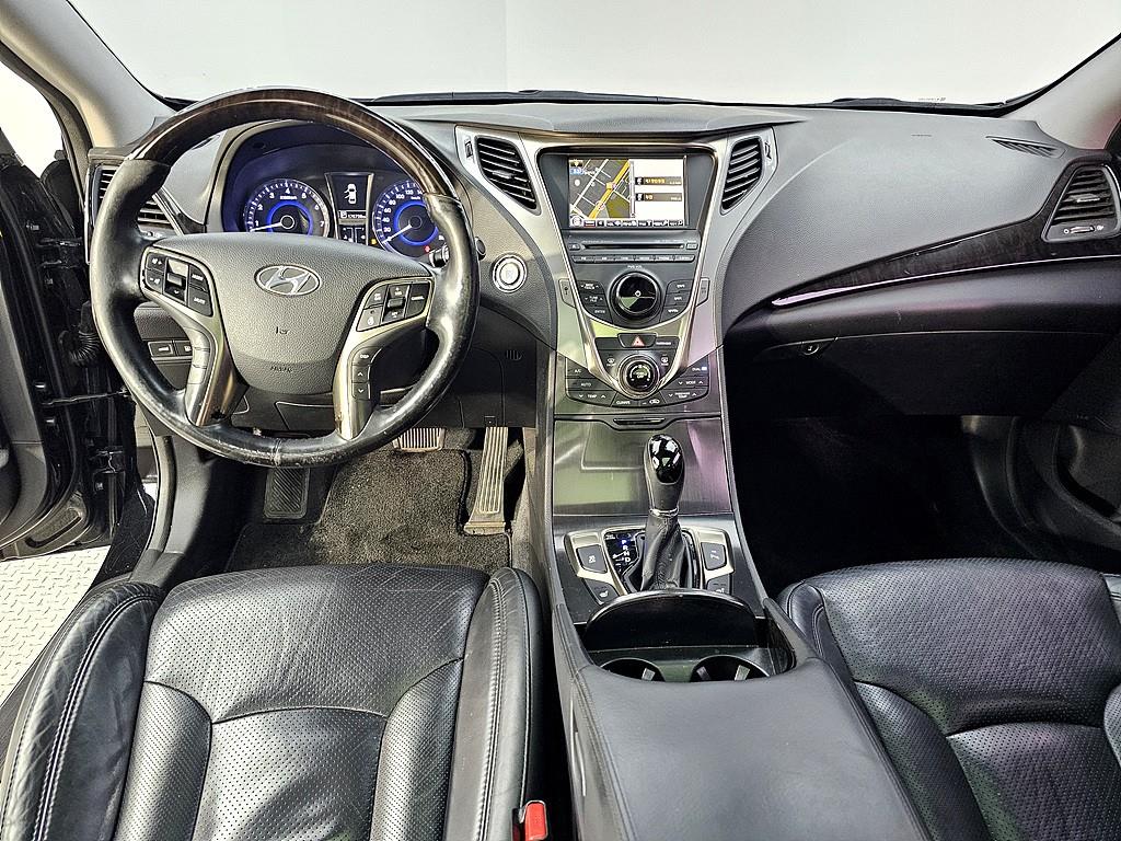 HYUNDAI Grandeur - Vista 5