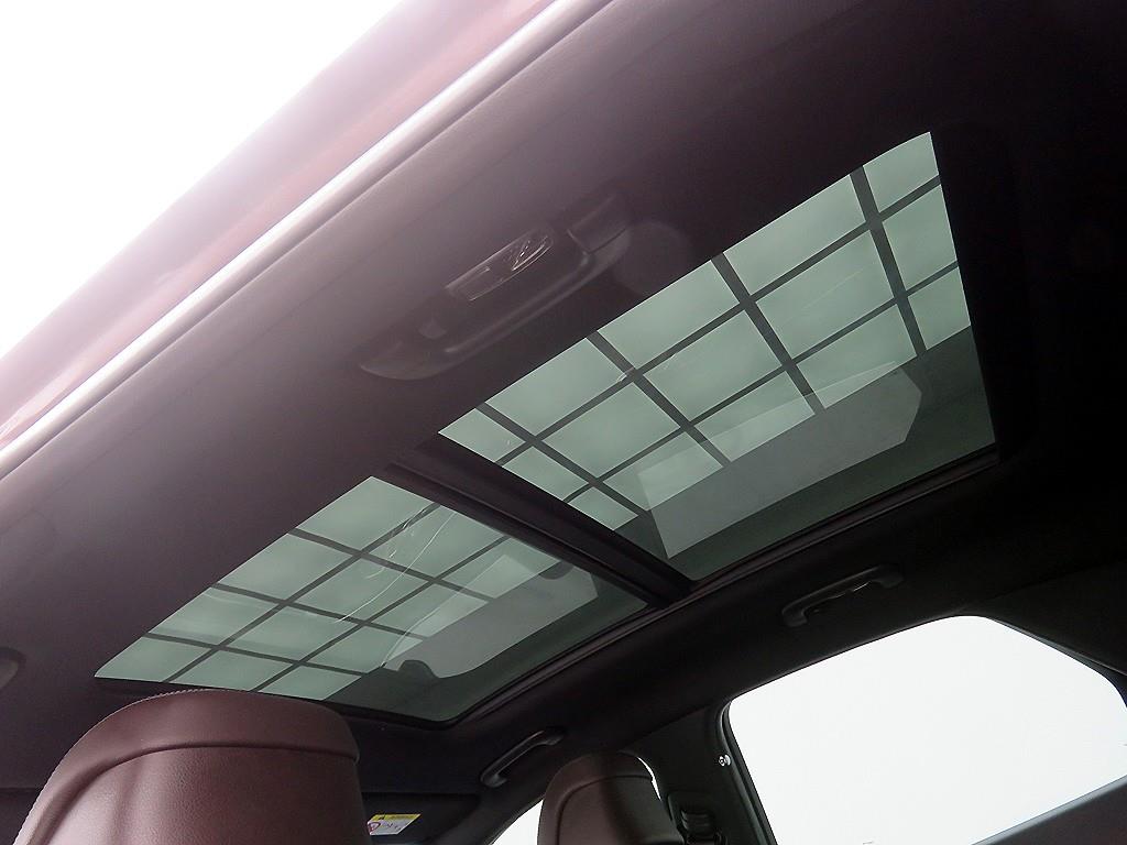 Genesis GV70 - Vista 10