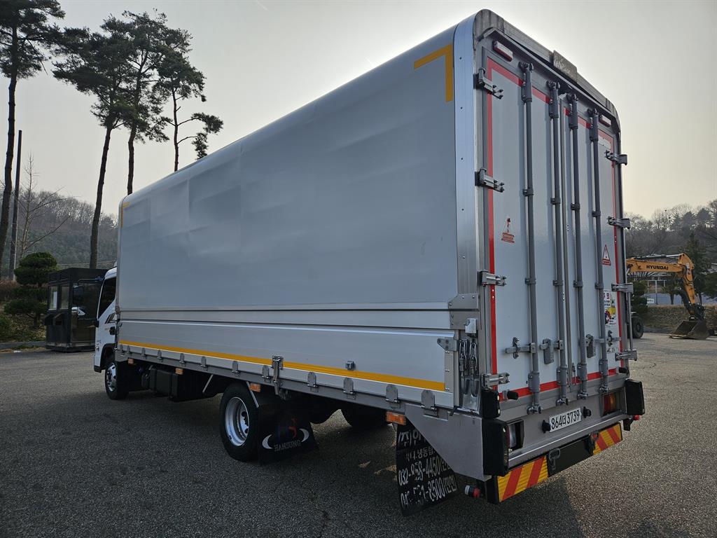 medium and large cargo truck - Vista 8