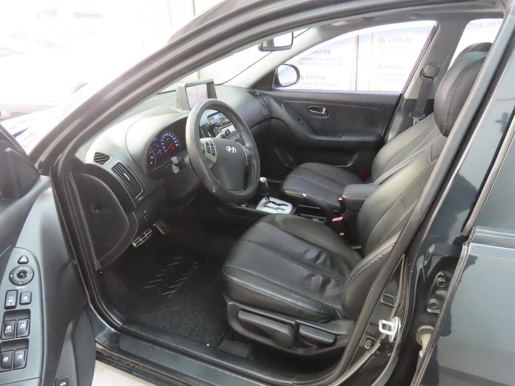 HYUNDAI Avante - Vista 5