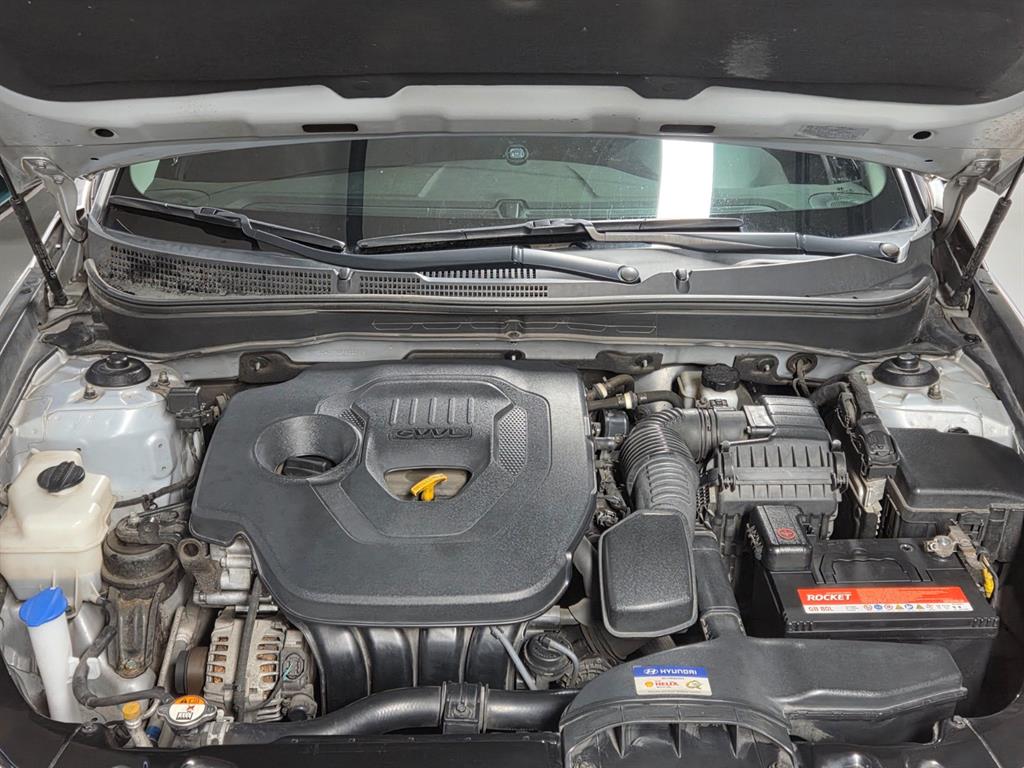 HYUNDAI Sonata - Vista 6