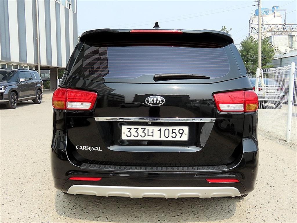 KIA Carnival - Vista 4