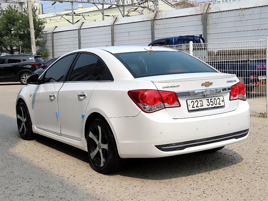 Chevrolet Cruise - Vista 3