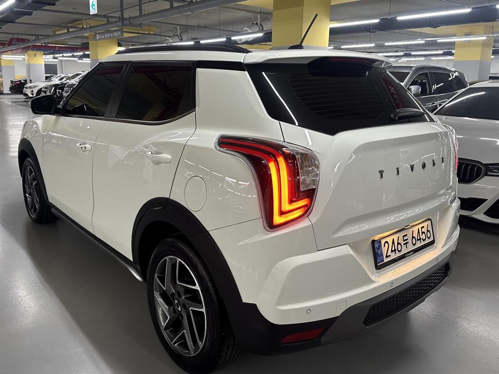 Ssangyong Tivoli - Vista 4