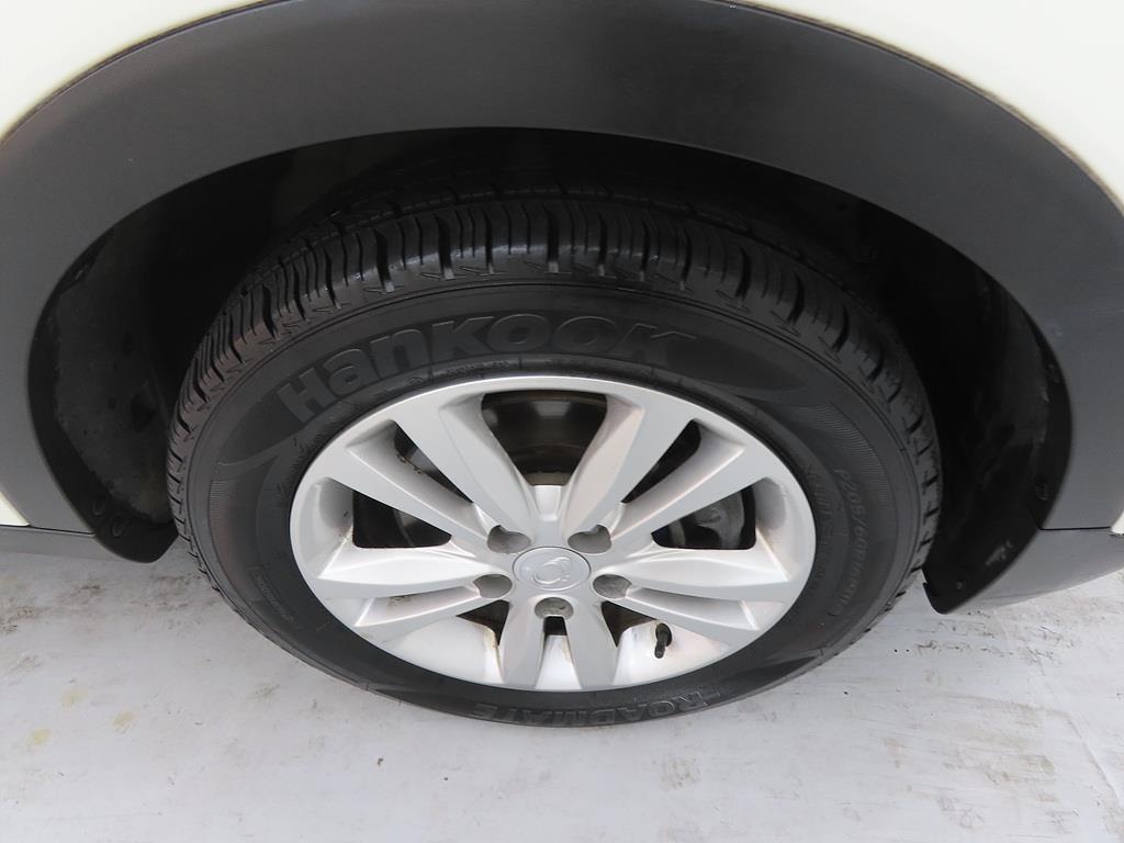 Ssangyong Tivoli 2015 Blanco - Importación desde Corea - HF Imports Iquique - Foto 20