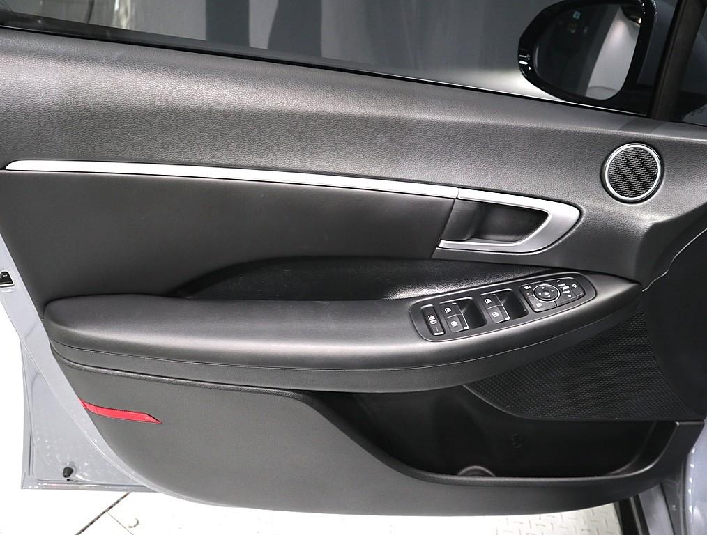 HYUNDAI Sonata - Vista 8