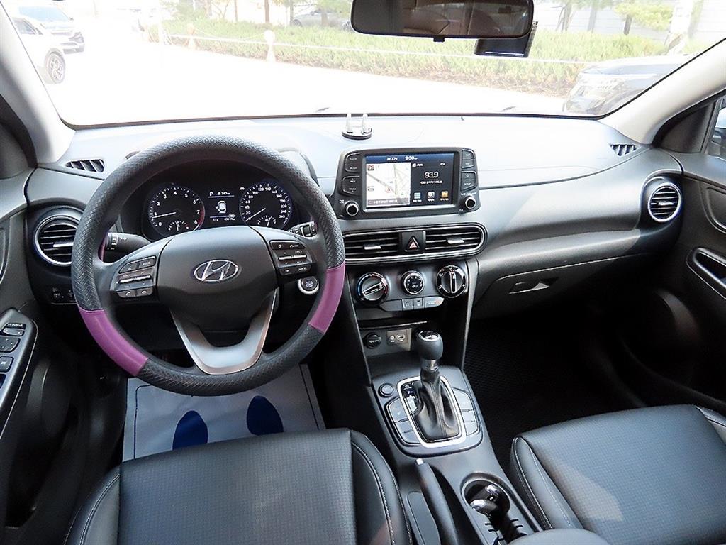 HYUNDAI Kona - Vista 7