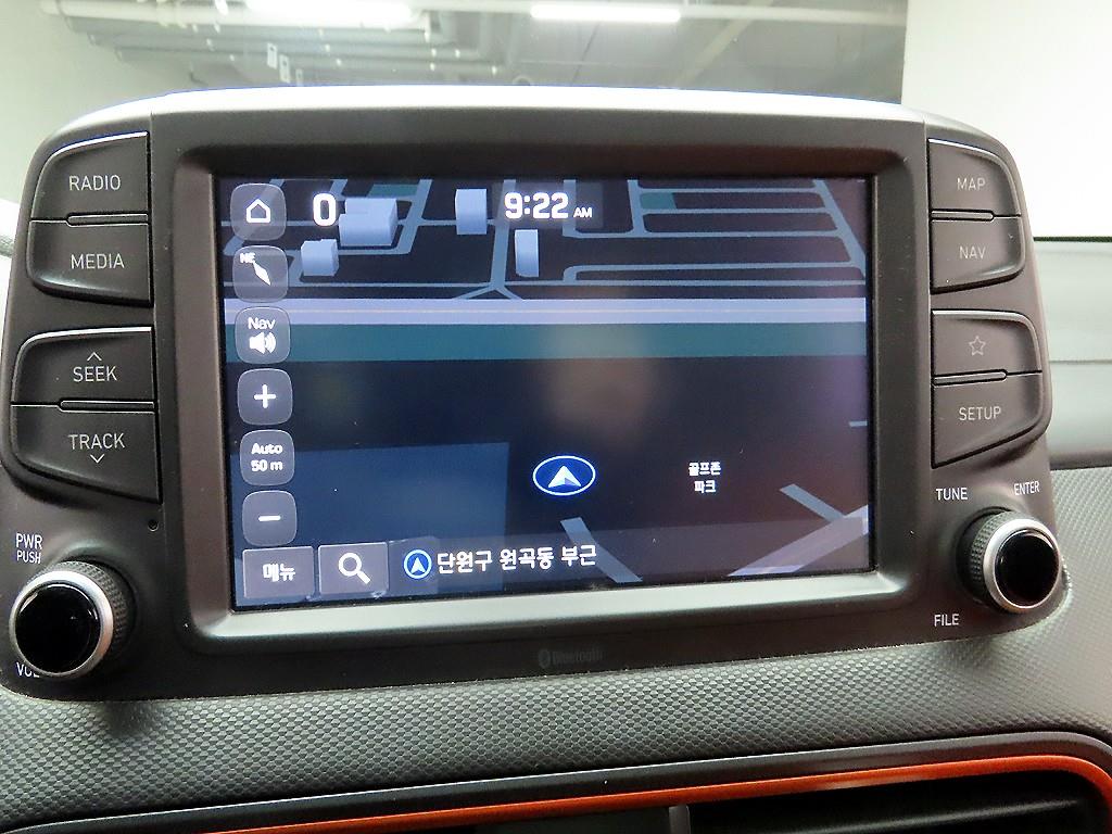 HYUNDAI Kona - Vista 9