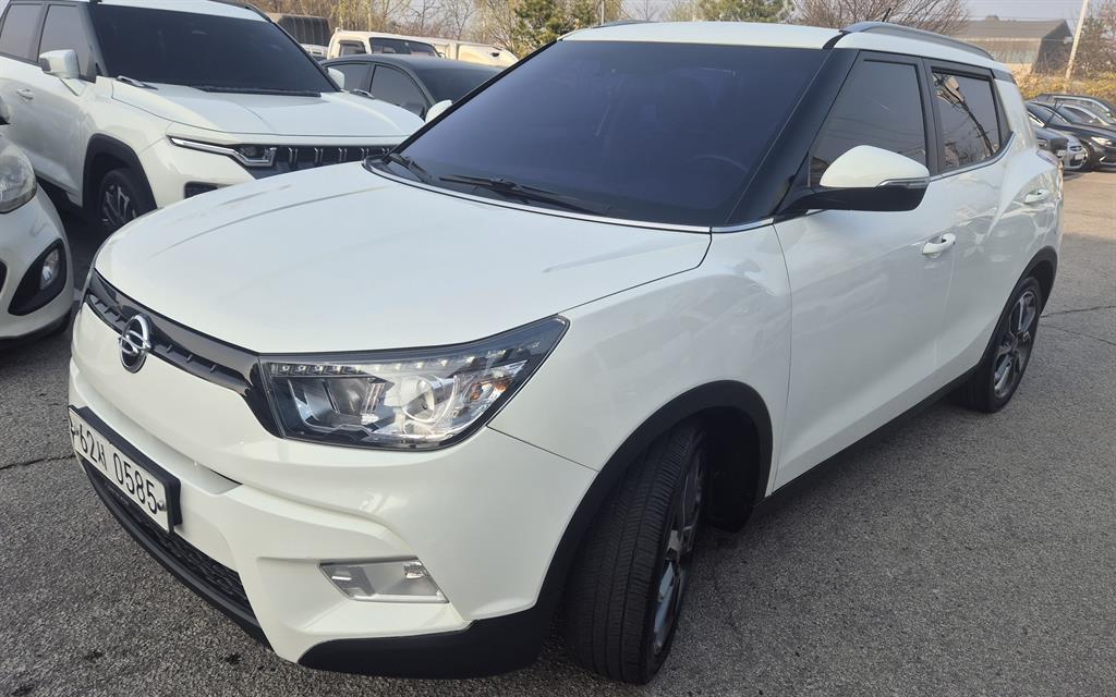 Ssangyong Tivoli 2016 Blanco - Importación desde Corea - HF Imports Iquique - Foto 1