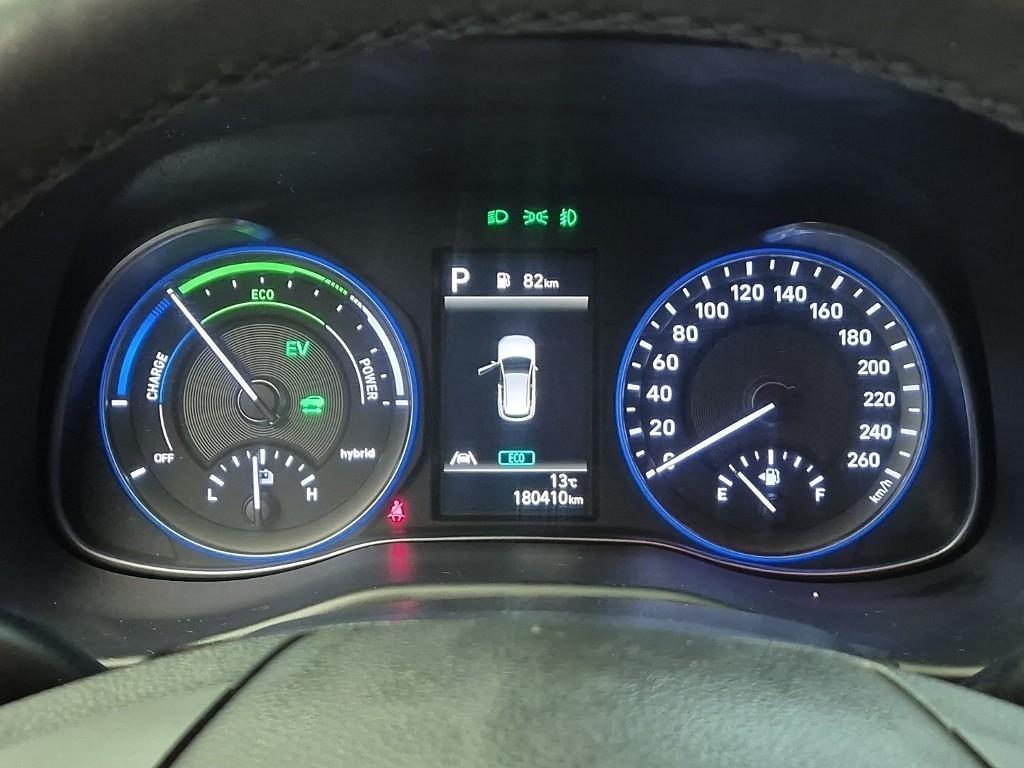 HYUNDAI Kona - Vista 6