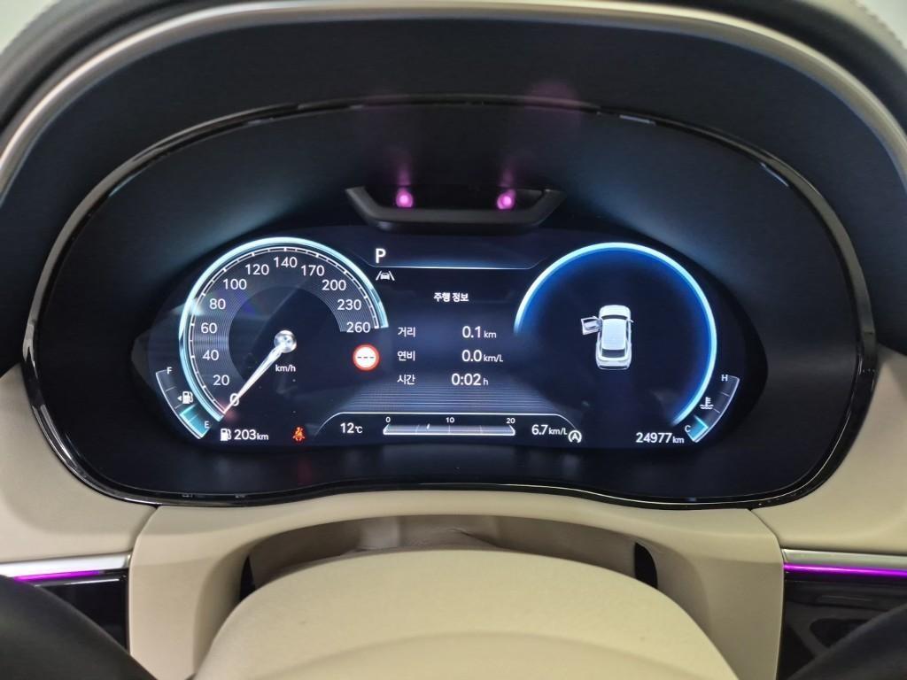 Genesis GV70 - Vista 5