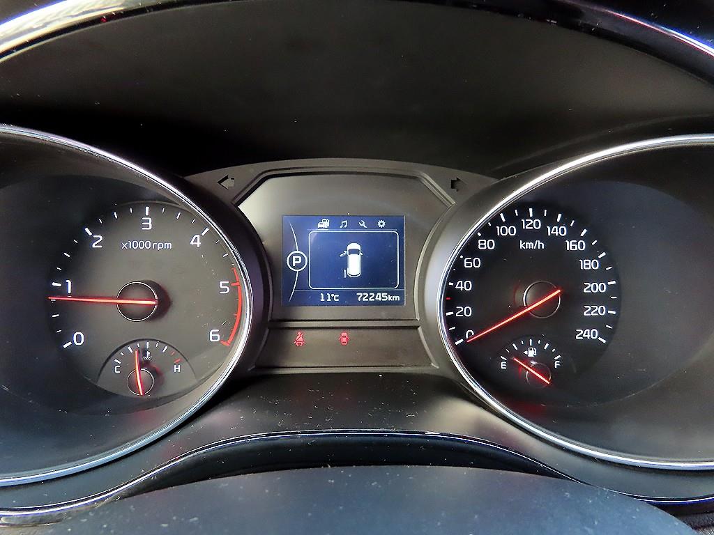 KIA Carnival - Vista 10