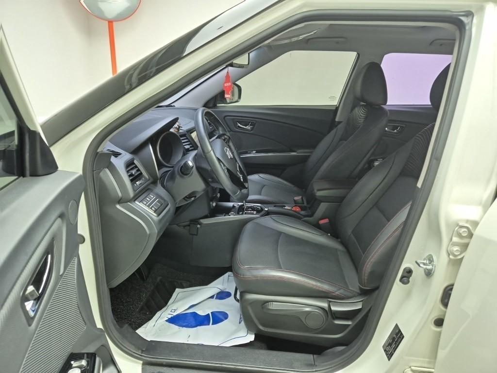 Ssangyong Tivoli - Vista 11