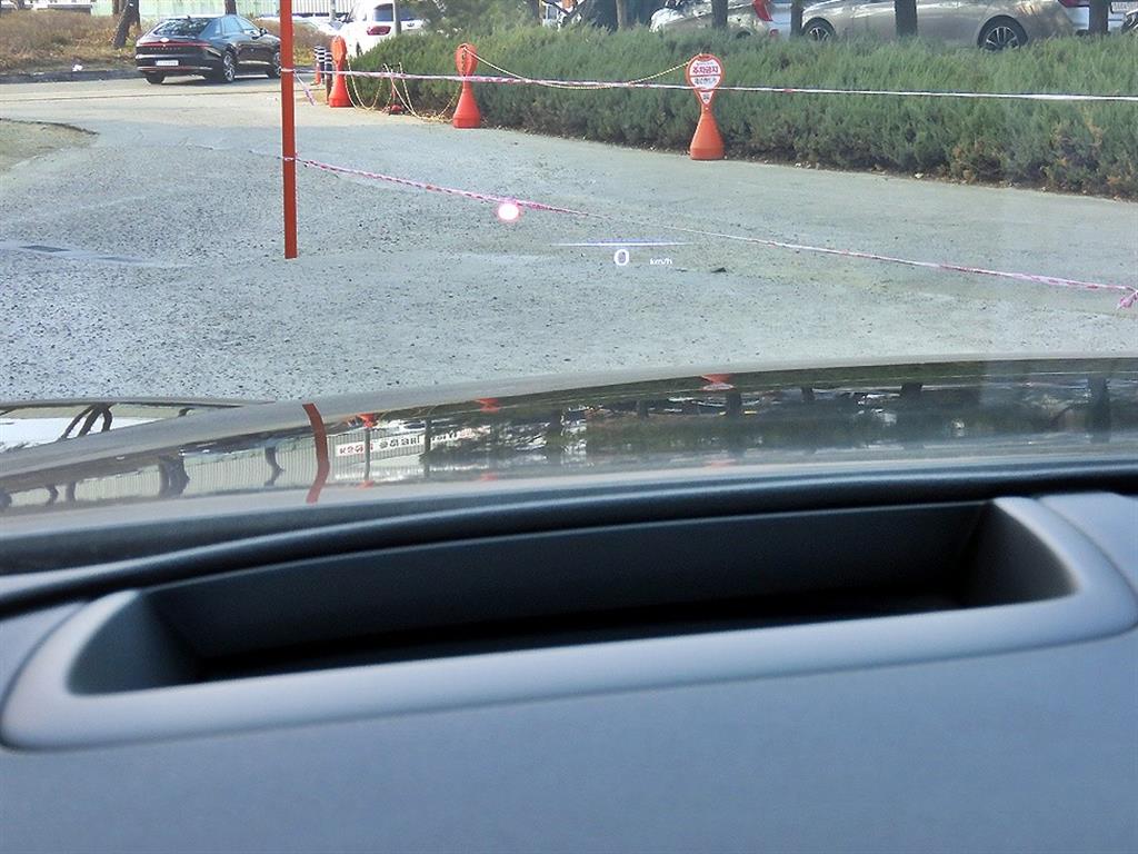 Genesis G90 - Vista 10