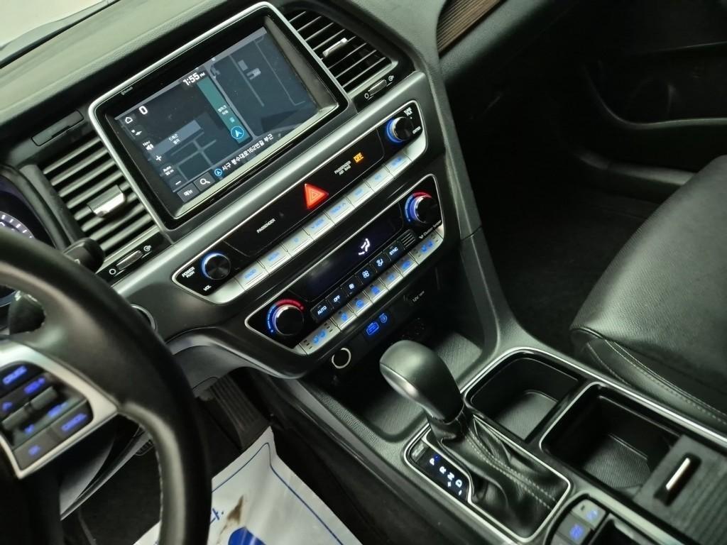 HYUNDAI Sonata - Vista 10