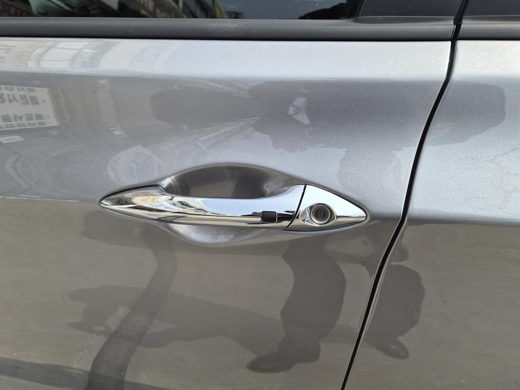 HYUNDAI Avante - Vista 5