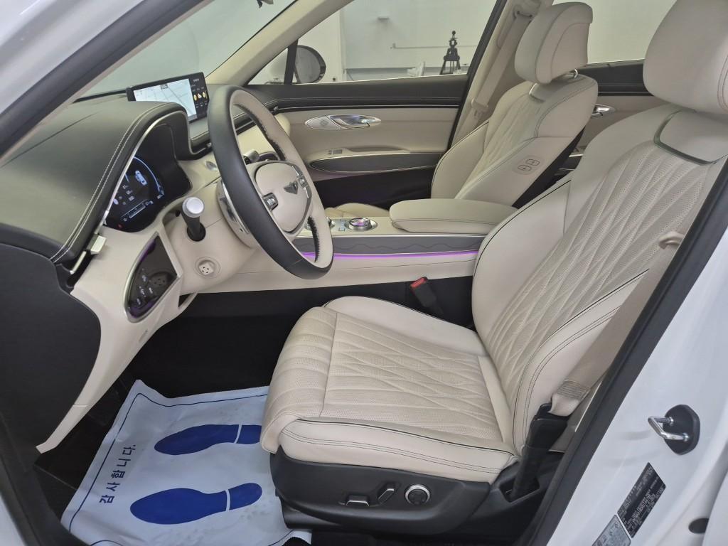 Genesis GV70 - Vista 10