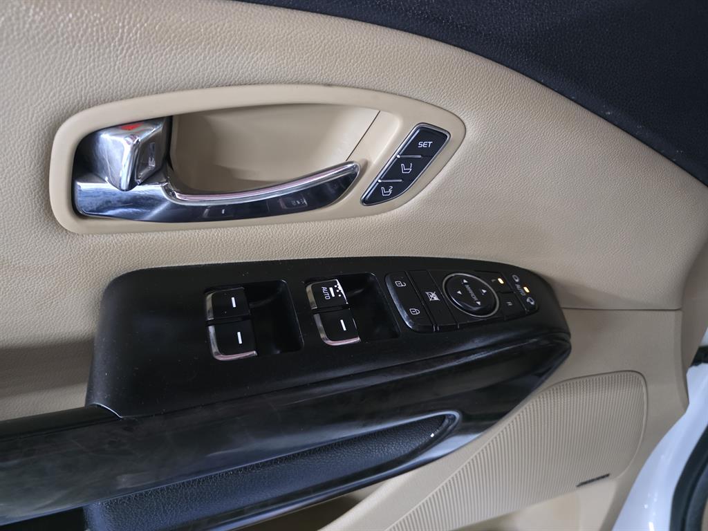 KIA Carnival - Vista 9