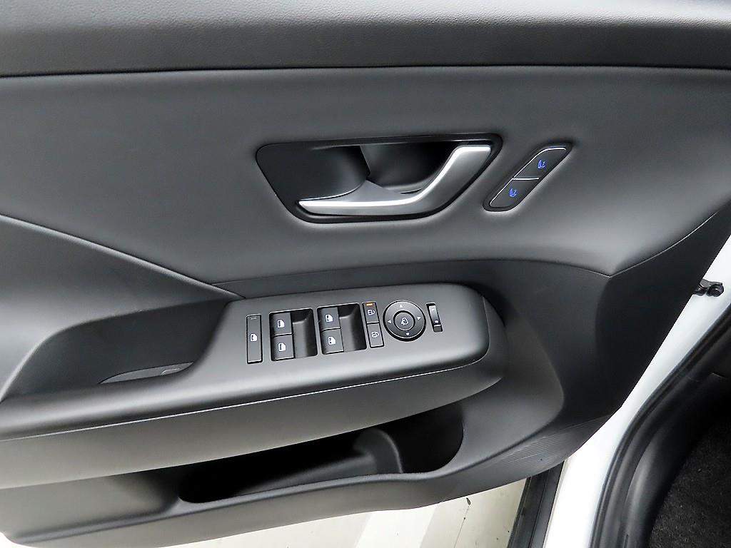 HYUNDAI Kona - Vista 11