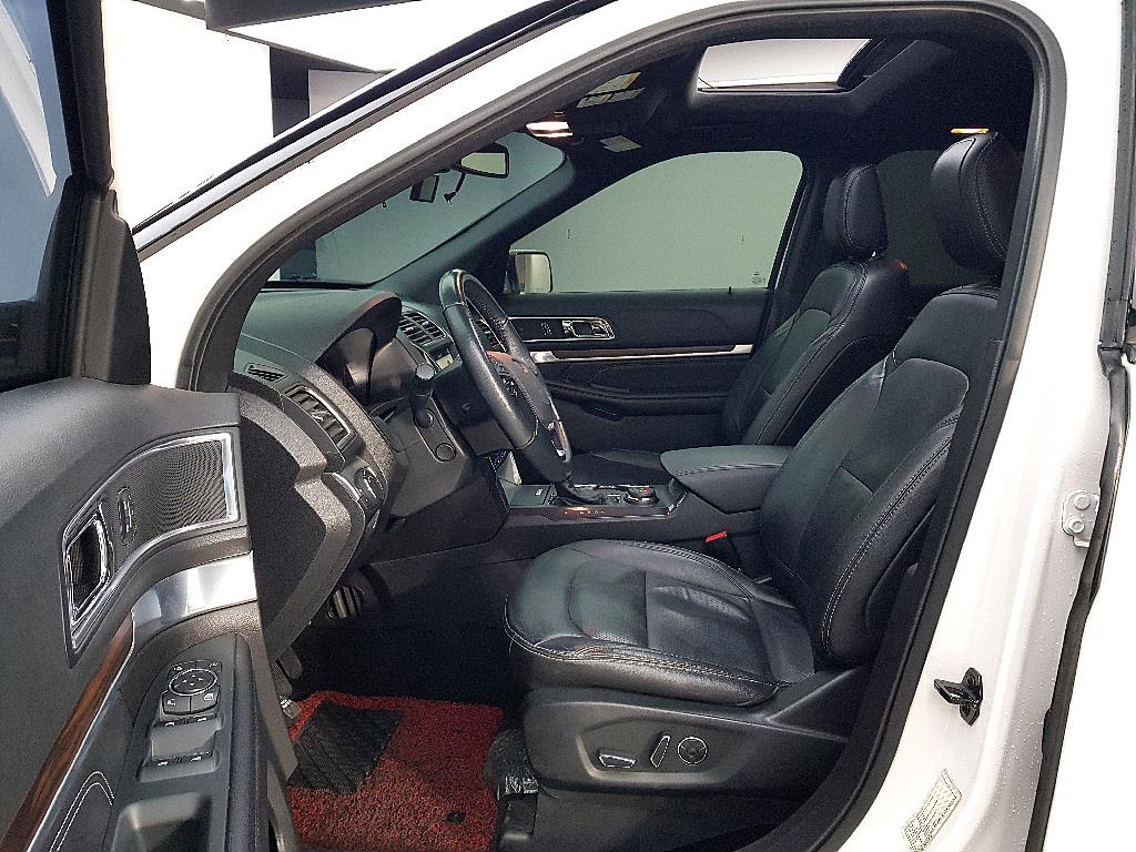 Ford Explorer - Vista 8