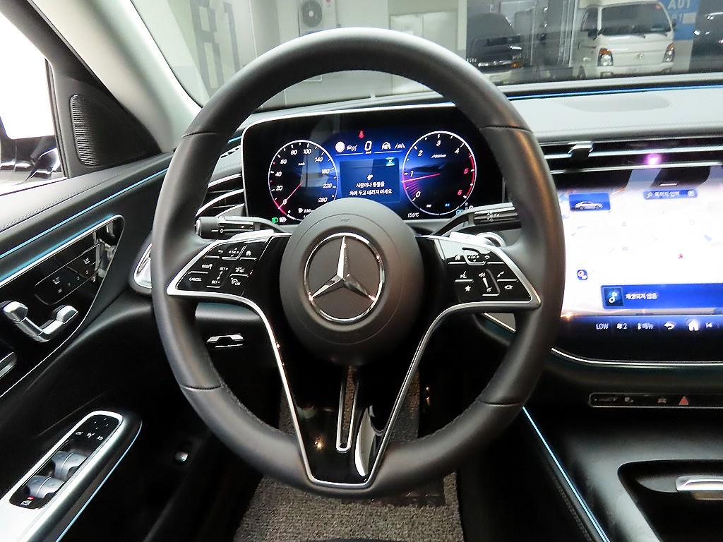 Mercedes Benz E class - Vista 7