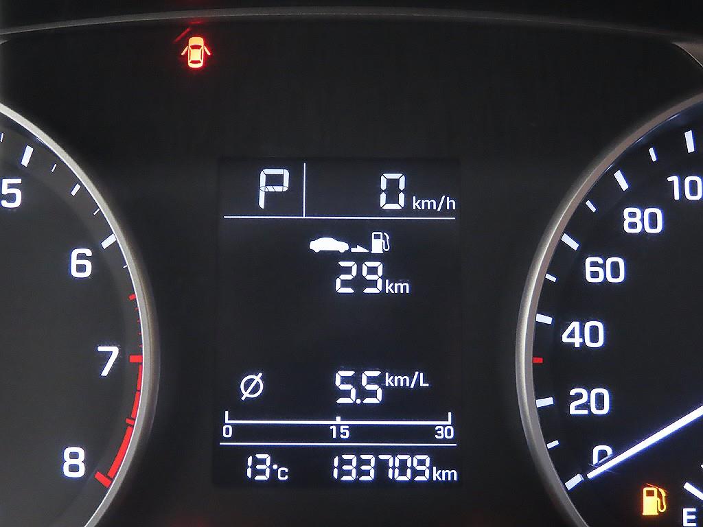 HYUNDAI Avante - Vista 11