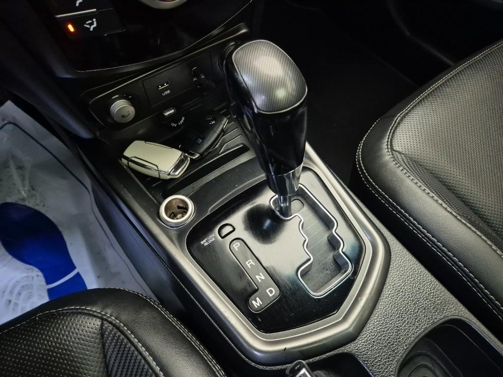 Ssangyong Tivoli - Vista 8