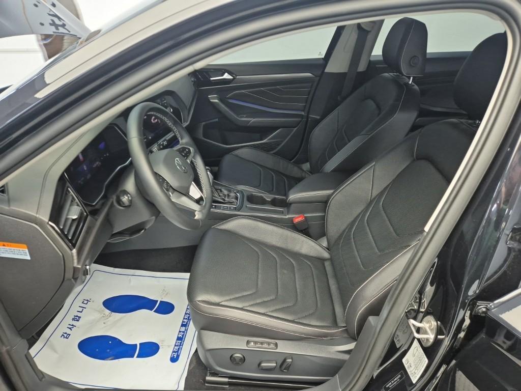 Volkswagen Jetta - Vista 11