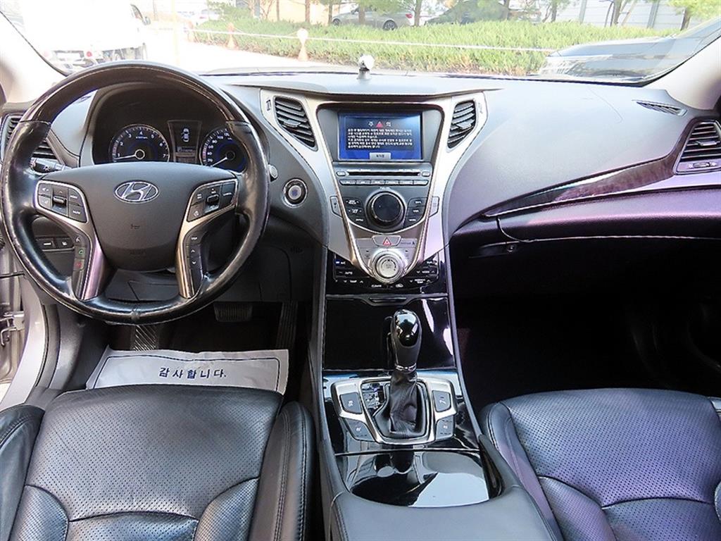 HYUNDAI Grandeur - Vista 7