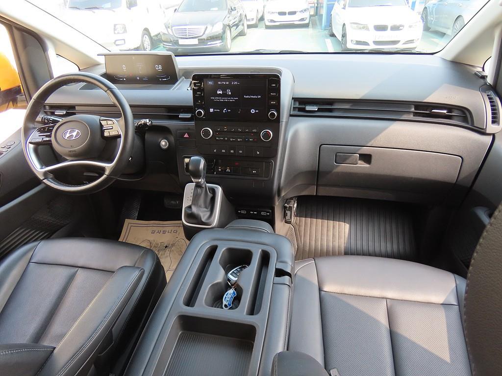 HYUNDAI Staria - Vista 5